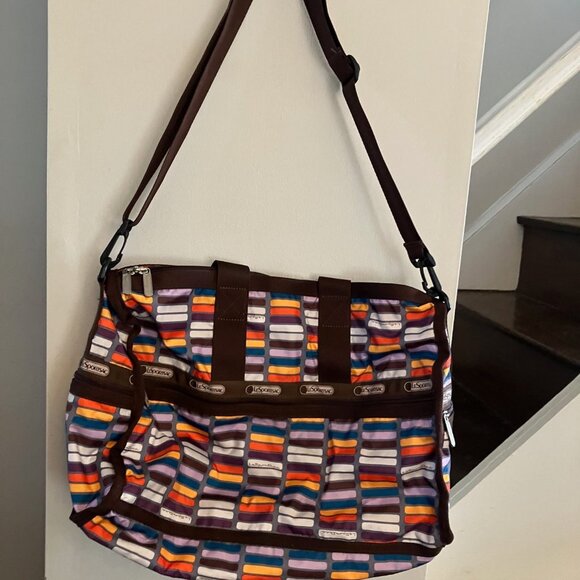 Le Sportsac Weekend or Gym Bag with Small pouch - Picture 4 of 9